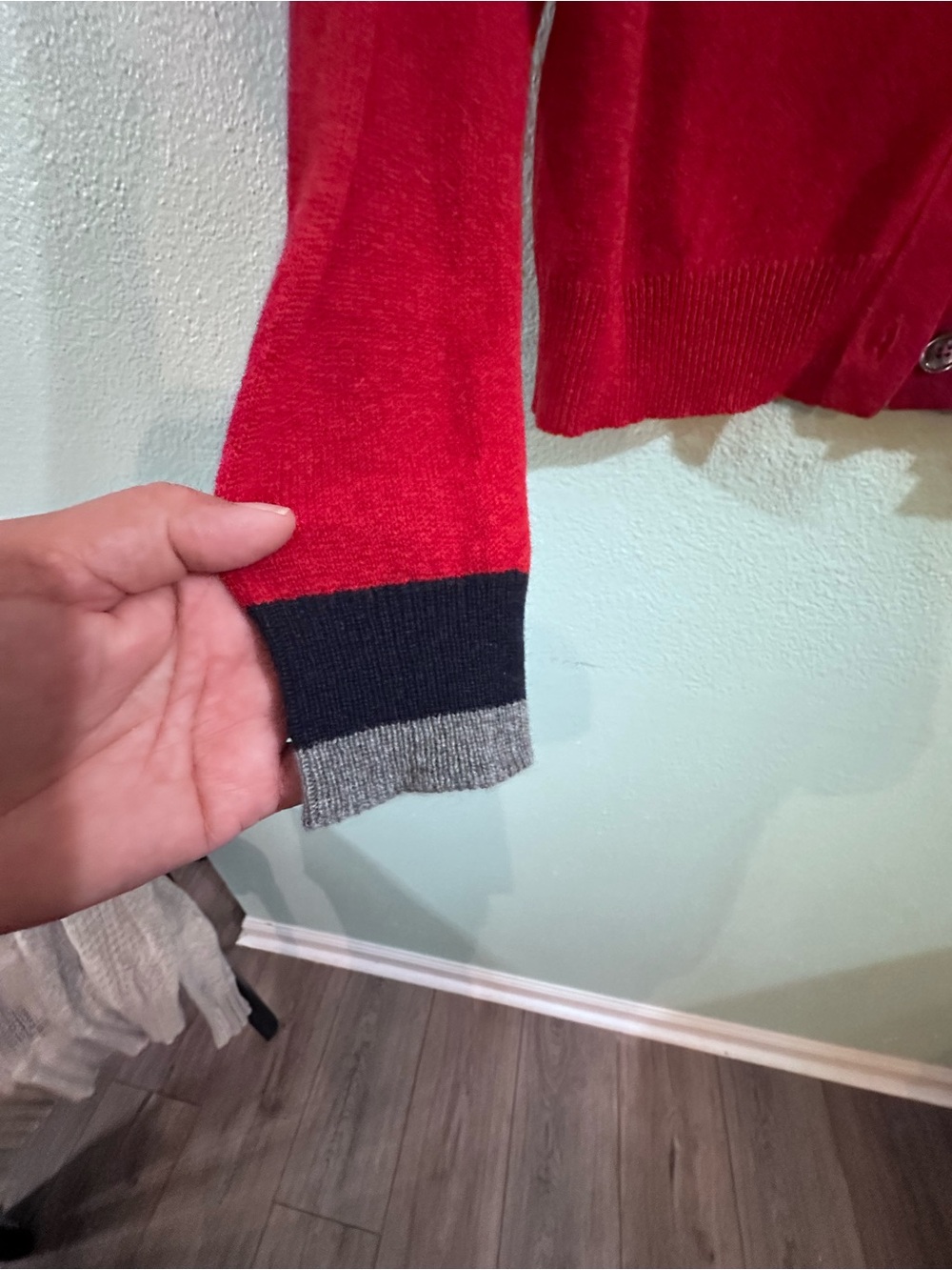 BRORA 100% Cashmere Red Cropped Cardigan Sweater UK 8-10 US 4-6 - Picture 5 of 9
